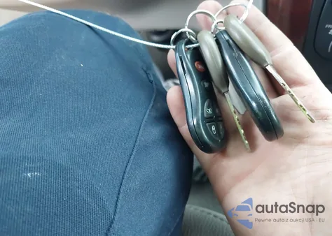 2003 Chrysler Town & Country Limited from USA, damaged, VIN 2C8GP64L63R225386